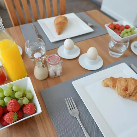 Alojamento de Acomodação e Pequeno-almoço De Moerbei 4*